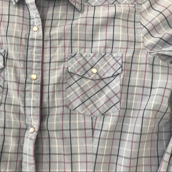 Large Button down - Picture 3 of 3